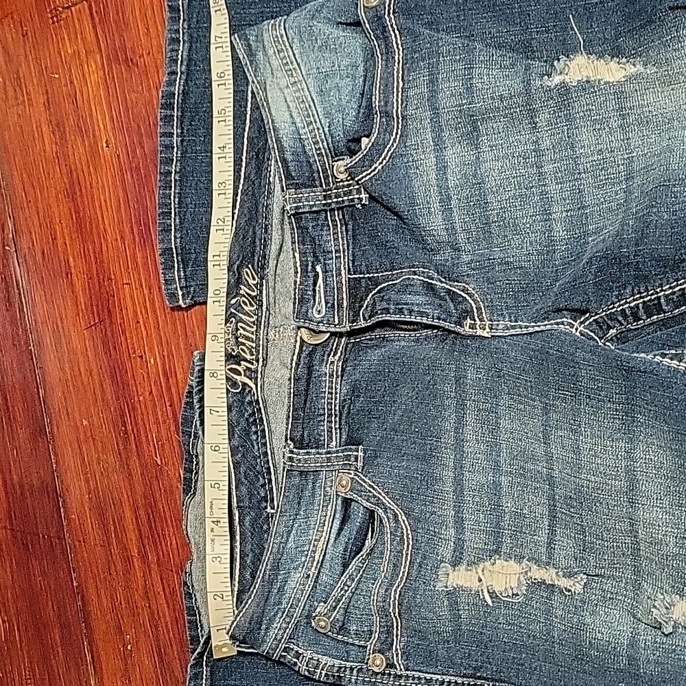 Curvey boot cut distress Jeans. 5 pockets. Zip. Like new. Button pockets in back - Picture 9 of 11